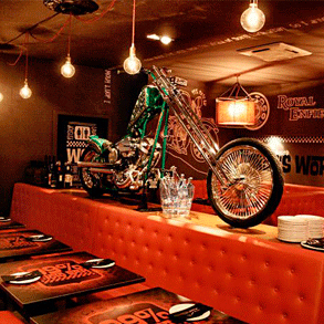 Bar restaurante que volverá loco a los amantes de las motos