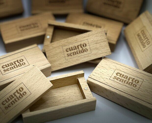 Cajas de madera grabada. Cajas de madera grabadas para esencias de Cuarto Sentido