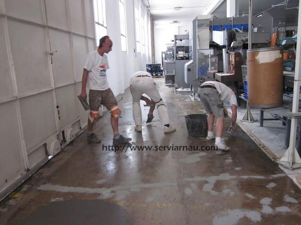 Reparación de suelo. Reparación de pavimento en mal estado con morteros cementosos