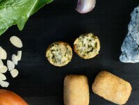 Croquetas Congeladas Gourmet. Croquetas de espinacas, queso azul danés y almendras laminadas