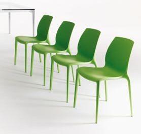 Sillas. Variedad de diseños y colores en sillas