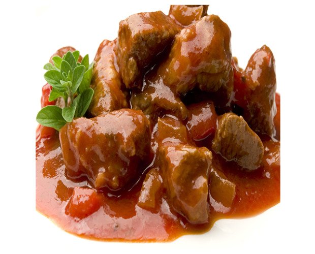 Carne con tomate. La carne con tomate es una de las recetas más habituales en cualquier casa de Andalucía
