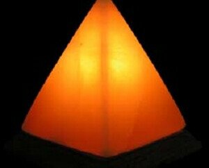 Lámpara pirámide. Ofrecemos gran variedad de lámparas