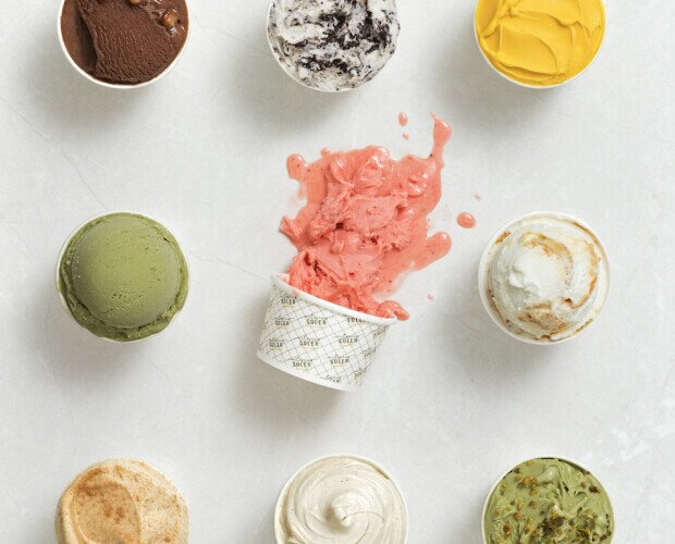 Somos maestros heladeros. Disponemos de más de 100 sabores distintos: elige el tuyo.