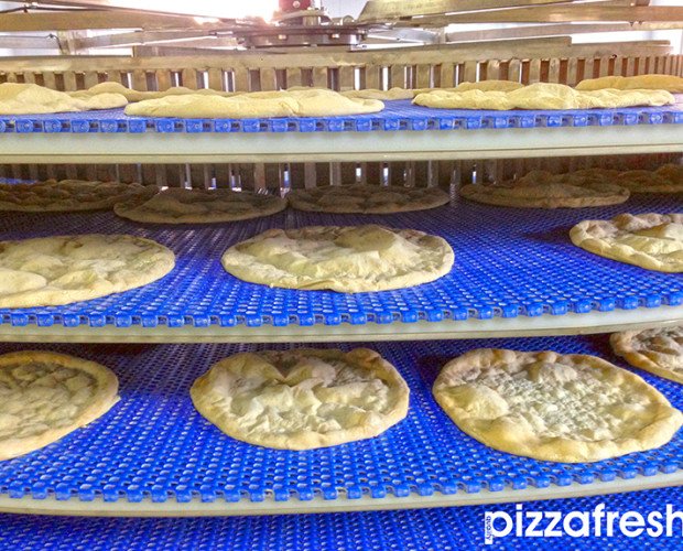 Enfriado.. Proceso de enfriado de las bases de pizza artesanales de Quality Pizzafresh.
