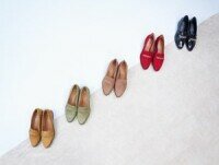 Zapatos Planos de Mujer. Mocasines en diferentes refinados acabados como el charol, ante o grabados.