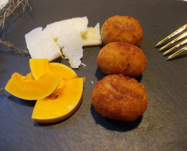 Croquetas de calabaza y queso parmesano. Un toque vegetariano