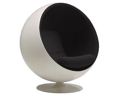 Ball Chair. Estructura en fibra de vidrio blanca, interior en algodón y espuma de alta densidad. Insonorizado. Cuerpo giratorio