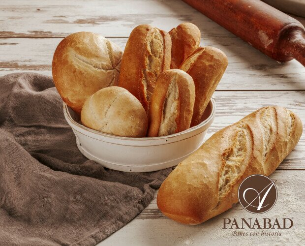 Pan Blanco. Diferentes variedades de pan blanco para panaderías, cafeterías y restauración.