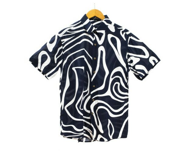 Blue zebra. Camisas fabricadas en viscosa con estampado de cebra blanco sobre azul marino oscuro