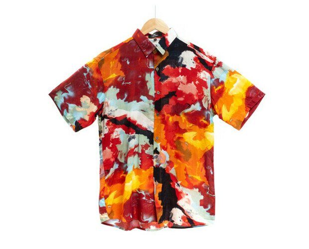 Camisa abstract painting. Camisa fabricada en tejido de viscosa con estampado de pintura abstracta