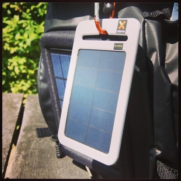 Cargador. Cargador Solar para cargar Smartphones en cualquier lugar