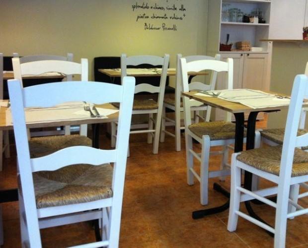Alpujarra. mesa londres y silla alpujarra color blanco