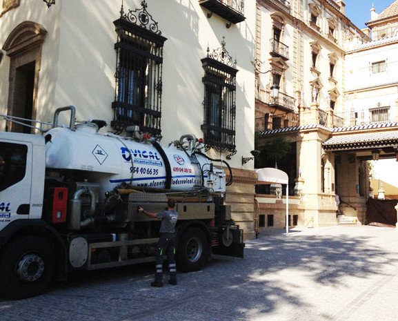 Servicio de mantenimiento de red de saneamiento. Hotel Alfonso XIII, Sevilla