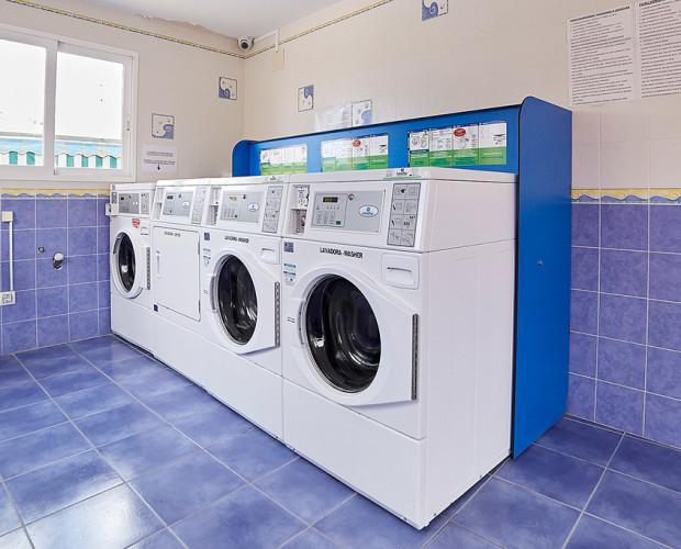 Lavadoras de última tecnología. Ofrecemos gestión de lavandería en autoservicio para camping, residencias de estudiantes, hostels, hoteles,...