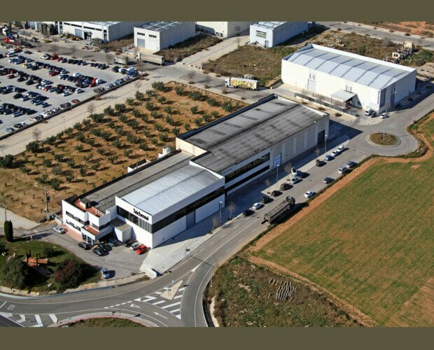 Destileria. Nuestras instalaciones ubicadas en Bellvei, Tarragona.