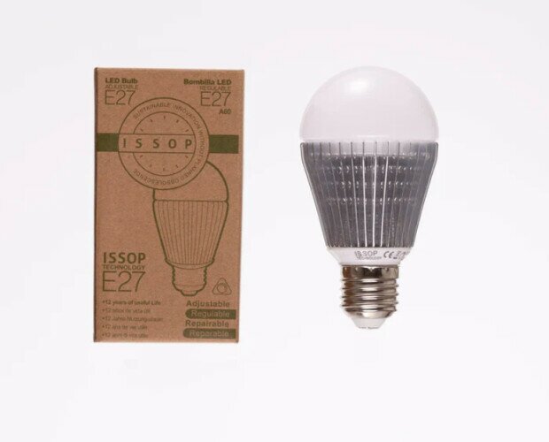 Bombilla regulable LED E27. Cálida de 3.000 K y a un color de luz blanco neutro de 4.000 K