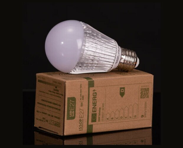 Bombilla regulable LED. Especialmente adecuada para su uso en salones, pasillos, habitaciones y oficinas