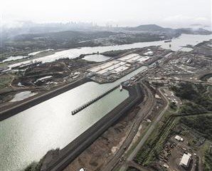 Esclusas del Canal de Panamá. Proyectos de envergadura