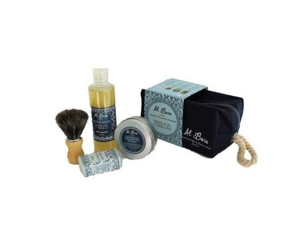 Kit de afeitado. Un kit especialmente diseñado para el cuidado del hombre