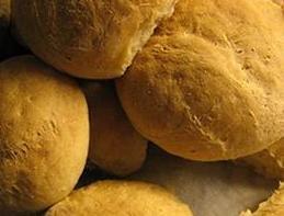 Pan. Amplia variedad de panes y bollería