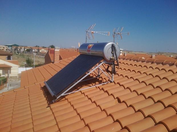 Calentador Solar. Equipo de 165 litros en tejado de TOLEDO 2011