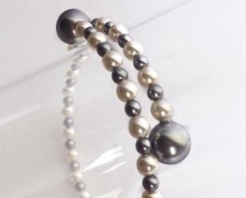 Pulsera de perlas. Pulsera de perlas rígida, perlas Swarovski,