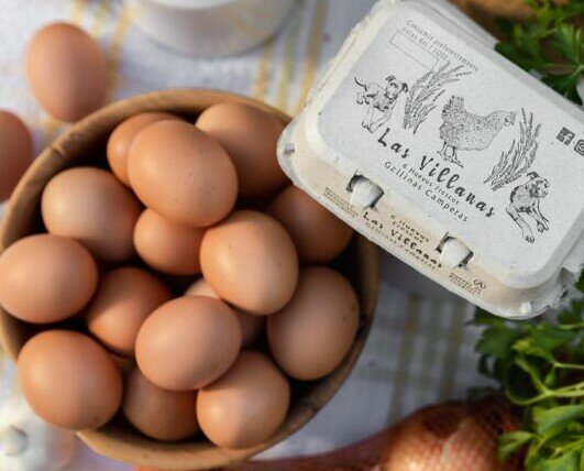 Huevos camperos Las Villanas. Huevos frescos camperos. Granja Las Villanas. Venta de huevos a granel y estuchados.
