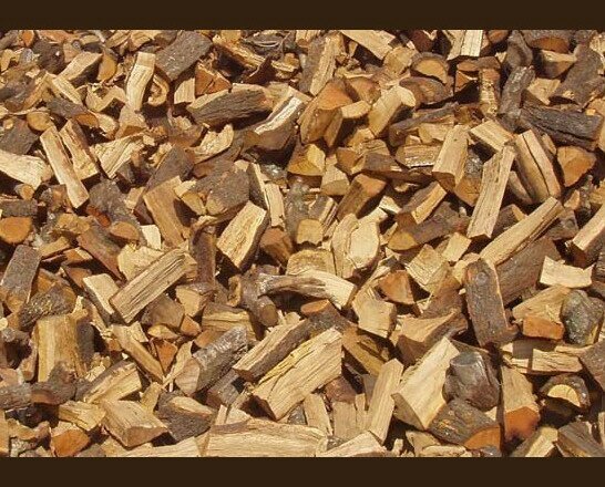 Leña de madera natural. Leña de madera natural a granel y paletizada