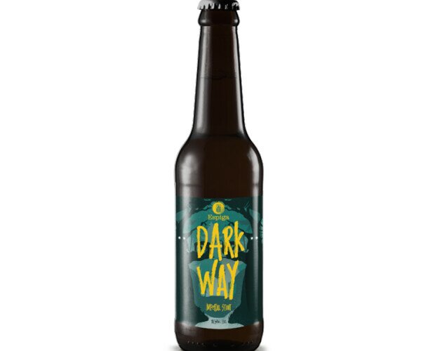 Dark Way. Es una cerveza negra con espuma de toques marrones, cremosa y persistente.