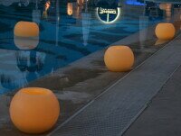 Velas. Velas huecas esféricas para piscinas