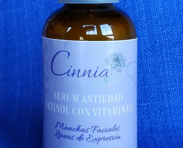 Serum Retinol + Vitamina C 30 ml. Antiedad. Ayuda a Reducir las Manchas y Mejorar la Decoloración de la Piel.