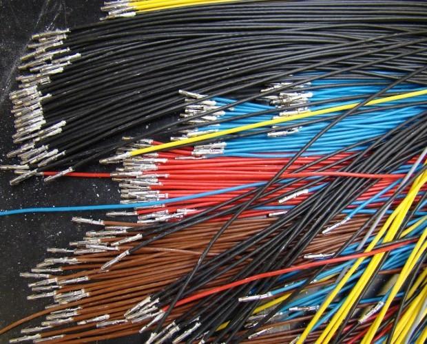 Cables a medida. Contamos con un amplio stock de cables