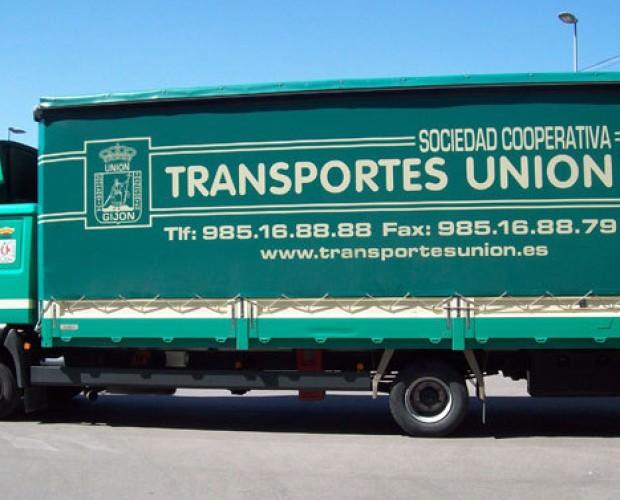 Transporte de mercancía. Disponemos de una gran flota de camiones