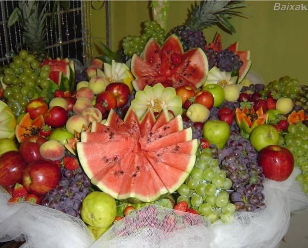 Mesa de frutas. Arte con frutas