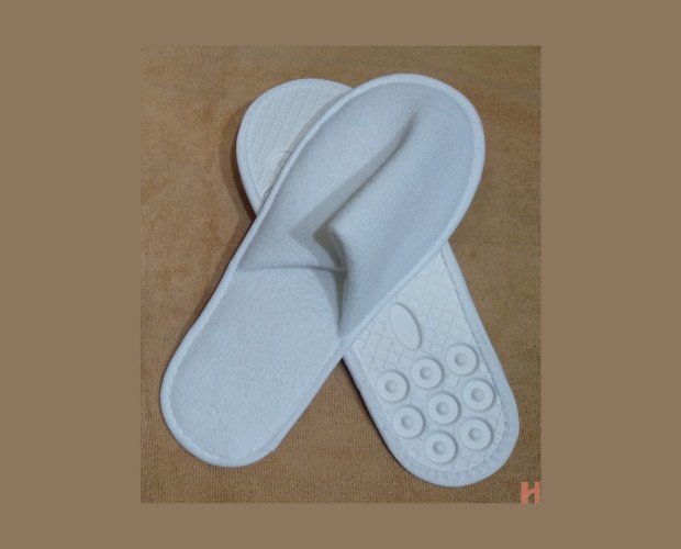 Zapatillas Eco-biodegradables. Fabricadas en 100% algodón y suela en pulpa de papel de 3mm antideslizante