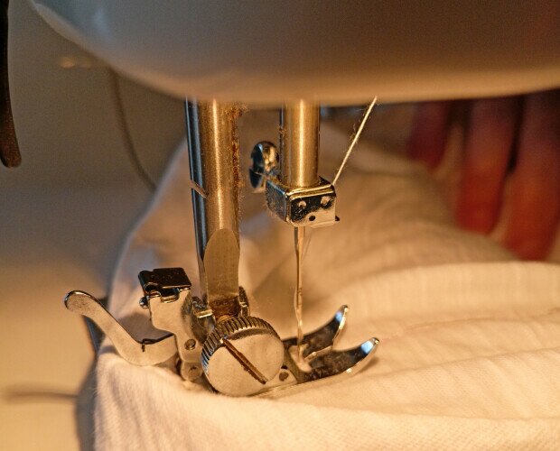 Costura. Máquinaria y personal especializados en los distintos tipodos de costuras.