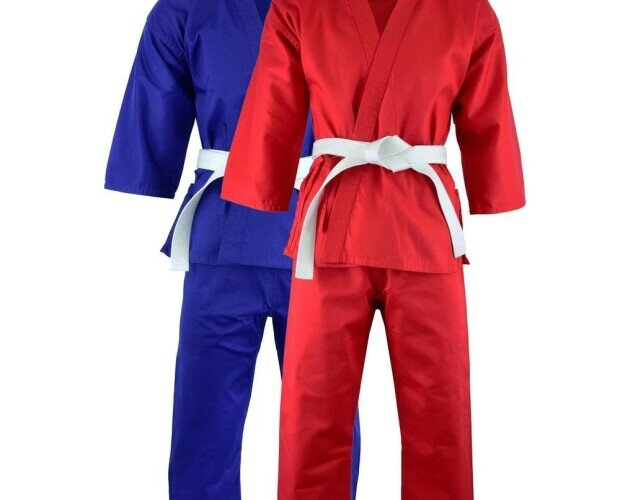 karate suit. Ofrecemos ropa cómoda deportiva