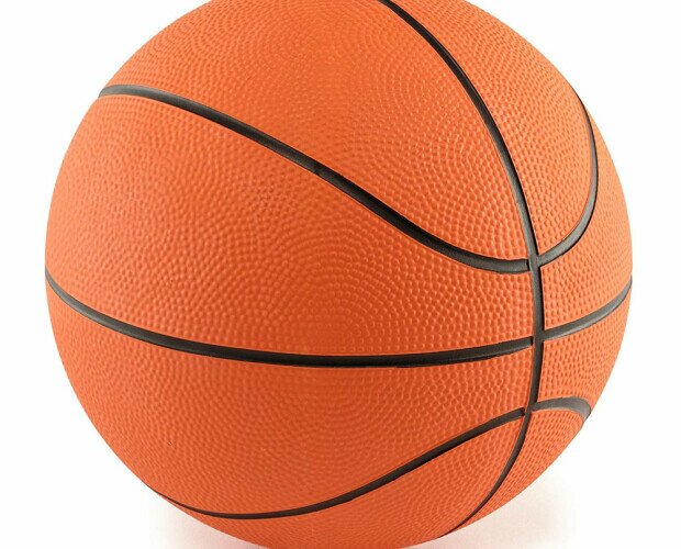 Balón de baloncesto. Tenemos productos para deportes al aire libre