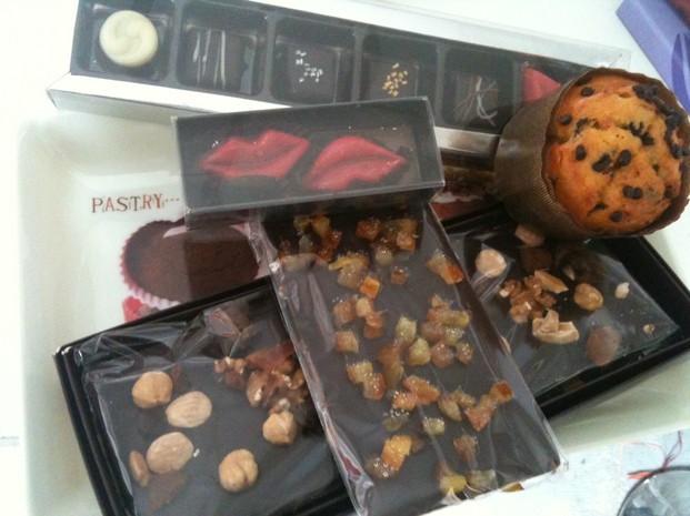 Cajas de chocolates. Chocolates artesanos, muffins, bombones