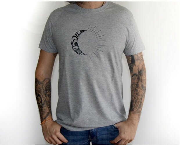 Camiseta sol-luna. Fabricación de camisetas para hombres y mujeres