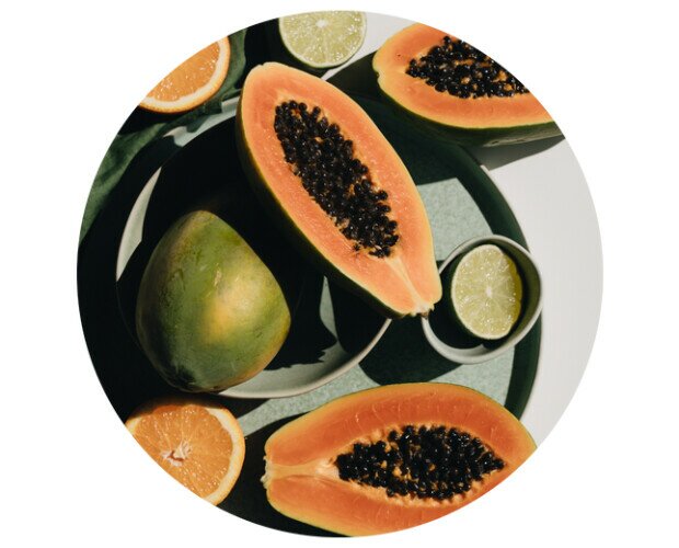 Papaya. Las papayas contienen altos niveles de antioxidantes, vitamina A, C y E