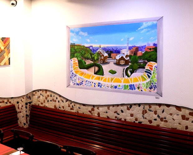 Decoración para Hostelería.Pintura salón restaurante con vistas a parc Guell.