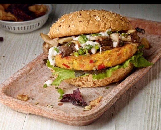 Sunny veggie burger. Hamburguesa vegetal solo verduras alta calidad