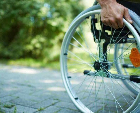 Servicios especiales. Personas movilidad reducidaPersonas discapacitadasNiños