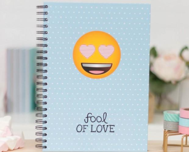 Cuaderno A4. Emoji fool of love
