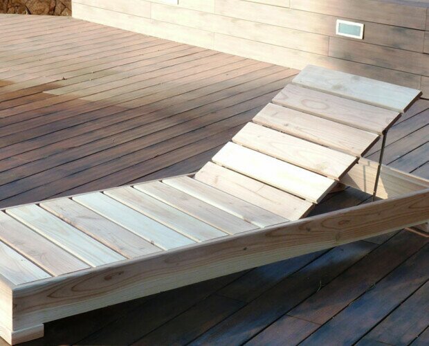 Tumbona de madera. Ponemos a tu disposición mobiliario de madera de calidad
