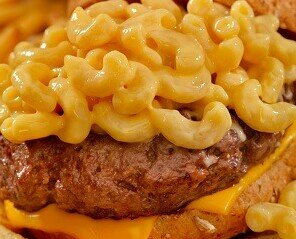 MAC&CHEESE. Macarrones con queso. Calentar y listo. Congelados en IQF. Acompaña burger, nachos...