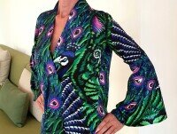 Vestidos de Playa. Nueva colección de blusas con diseños únicos hecha con tejidos sostenibles en España.
