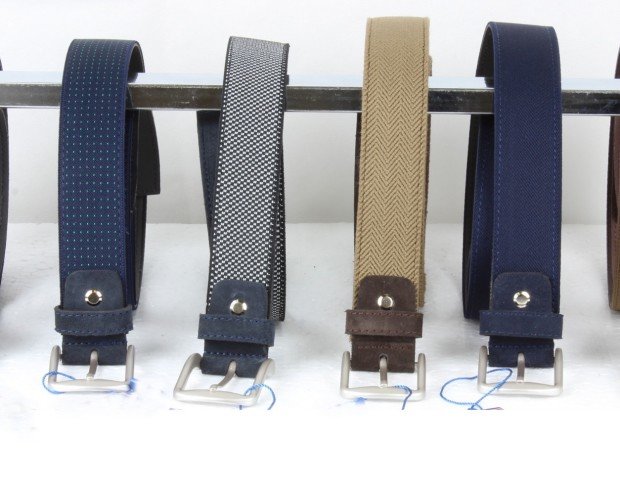 Cinturones. Varios modelos reversibles